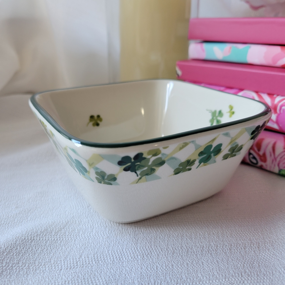 Longaberger Vintage Lucky Twist Shamrock Bowl - Picture 3 of 4